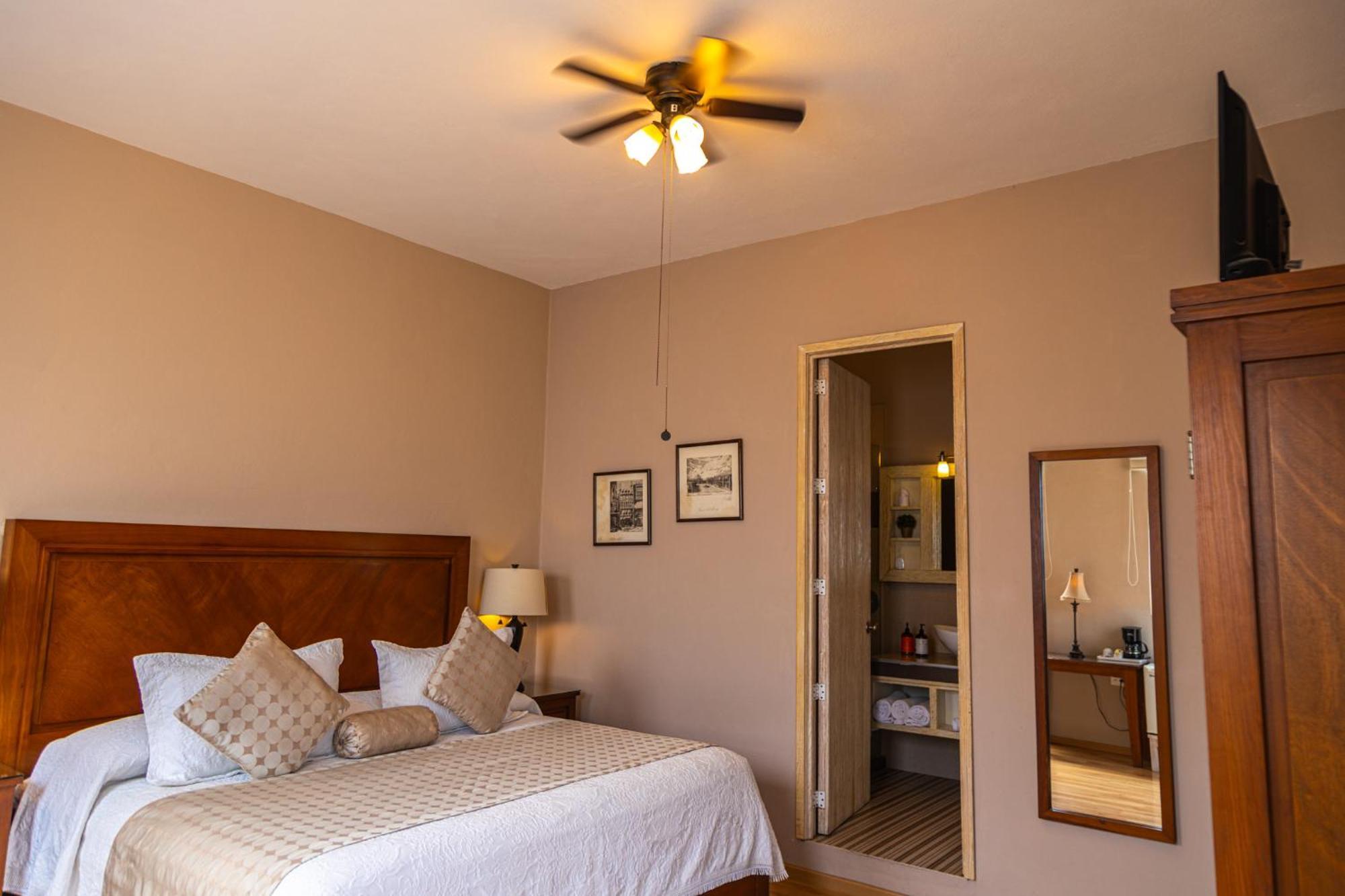 Casa Aliz Hotel 4*